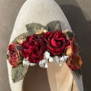 Martinez Valero Cream Suede Flats - Size 7